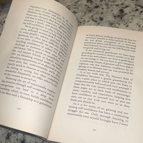 The Woman's Book of Confidence Meditations For Strength And Inspiration - Picture 3 of 5